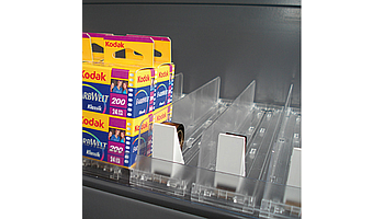 Vario system: B18 pusher with 2 N strength, H 40 mm divider, sliding rail