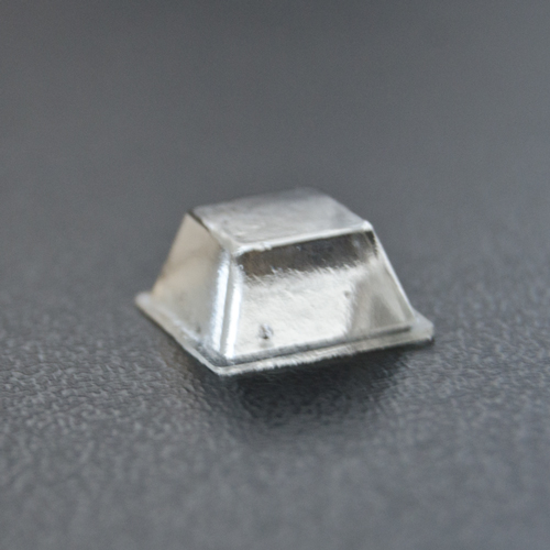ÖNTAPADÓS BUMPONTALP, NÉGYZET ALAKÚ ÉS LAPOS, 5,7X12,6 MM