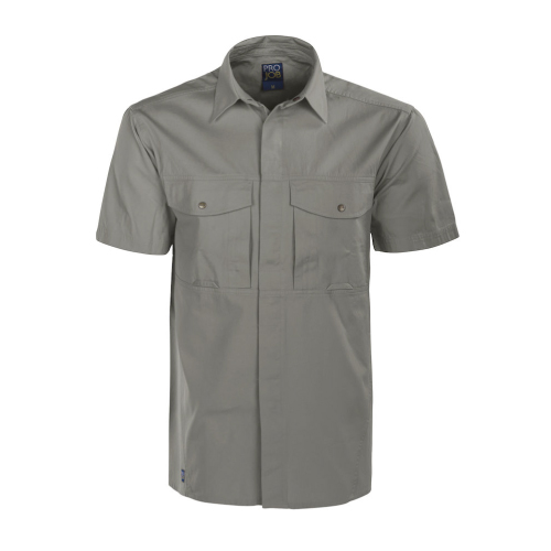 SHORT-SLEEVED SHIRT WITHOUT SIDE SEAMS